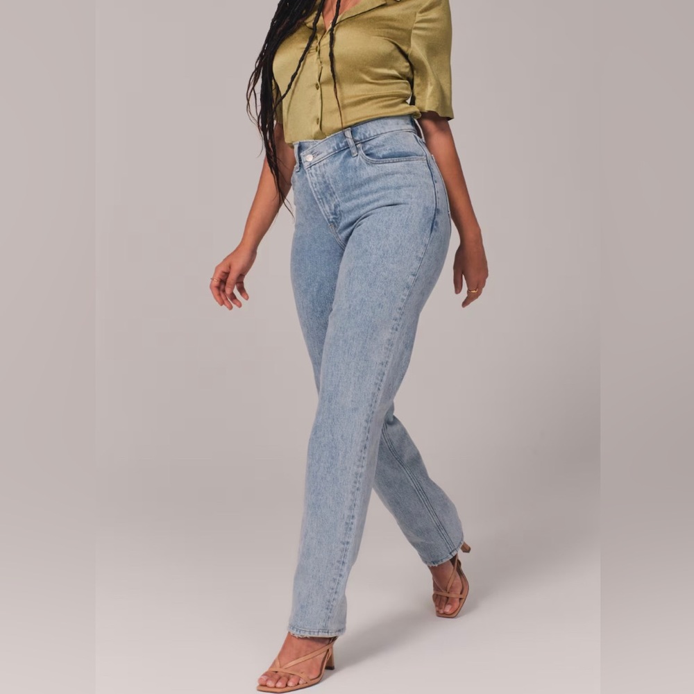 Abercrombie Curve Love Ultra High Rise Jean
